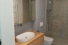 Zabudowa łazienkowa - obudowa miski WC lakierowana